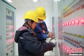 “电力天路”青藏联网工程双向累计输送电量突破100亿千瓦时图片