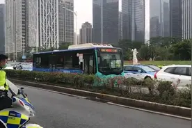 默哀3分钟，深圳拉响防空警报，全城汽车、列车、舰船鸣笛致哀