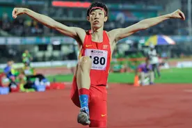 伤病、抑郁、低谷……张国伟突然退役并非毫无征兆图片