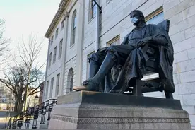 只上网课的在美留学生将被遣返？美国推今秋留学新规！37万中国留学生何去何从？图片