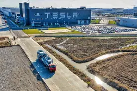 特斯拉回应产品质量问题 呼吁建立新能源汽车统一售后服务标准图片