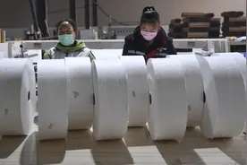 疯狂熔喷布：从每吨2万涨到50万 价格博弈下的群体焦虑图片