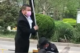 补壹刀：北京一老外强闯小区殴打保安，后续亮了……图片