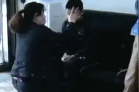 重庆：男孩上网课却被误会打游戏，挨揍了，直接跑到派出所报案视频封面