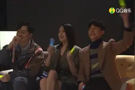 战歌起！《想见你》李子维黄雨萱同看伍佰演唱会图片