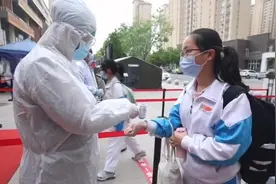 初中生复课：我爸早上六点就把我送到校了