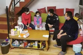 女孩隔窗不停喊“救命”！路人赶紧报警，真相让人意外图片