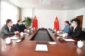 河南省人大常委会机关举行迎接“五四”青年节座谈交流会图片