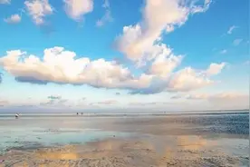 小长假去这里打卡！上海这片海滩竟有“天空之境”，与茶卡盐湖、玻利维亚一样图片