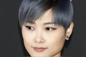 央视”五一”劳动节晚会 李宇春独唱《和你一样》致敬劳动者图片