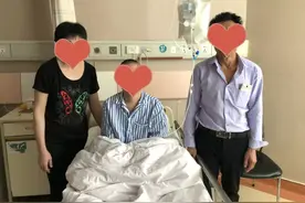 二十出头小伙每天靠打营养针维持生命 爸爸切下2.5米长的小肠救他 幸福就是一家人在一起图片