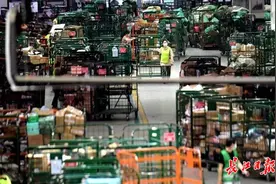 从买口罩变成买小龙虾，武汉人的快递“鲜活”了图片