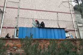 德山街道依法拆除7处违章建筑图片