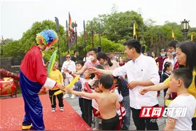防疫服务“两手抓”“五一”宁乡人气旺图片