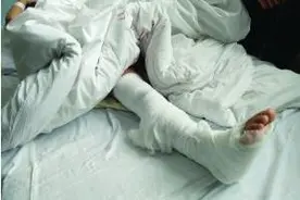 广西男子右脚卷进机器筋骨全断！失血过多父母连夜赶来珠海……图片