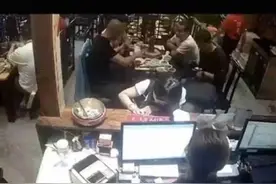 真的暖心！前有女孩为援鄂护士买单 后有乘客给援鄂军人送列车餐图片