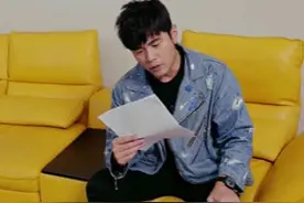 周杰伦林俊杰合唱《稻香》致敬白衣天使图片