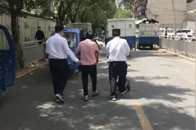 揪心！老人来郑看娃 首次推孙子外出，结果迷路仨小时，越走越远图片