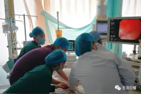 山东1岁半宝宝误吞电池，在口中爆炸！救治过程太揪心…这样的错误别再犯了图片