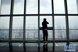 上海环球金融中心观光厅恢复开放图片