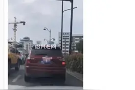 “110，有人用内裤遮挡车牌！”浙江民警一查，尴尬了图片