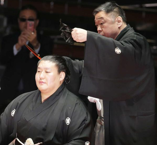 日本相扑：大胖子打架背后的辛酸史