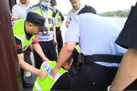 西湖边救人累瘫的大叔已脱离生命危险！另一位救人的游客也找到了图片