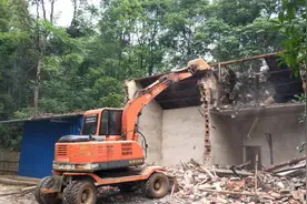 常德经开区德山街道依法拆除9处违法建筑图片