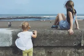 姐妹俩“换衣写真”曝光，引52w人围观：太羡慕这位摄影师了图片