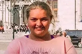 被校园霸凌，她一怒瘦了半个自己，终于在毕业晚会惊艳众人图片