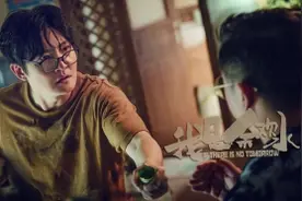 昔日戏剧王子终凭影视剧角色拿了奖上了热搜，郭京飞：在“余欢水”的中年突围中见证自己图片