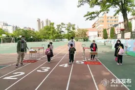 大连“小小神兽”也归笼啦图片