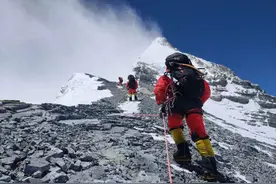 从北坡登顶珠峰，将经历什么？图片