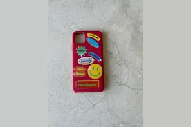 边伯贤上线营业晒近照 侧颜线条优越眼神朦胧撩人图片