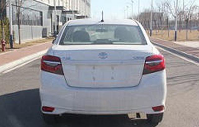 丰田新款威驰来了！油耗超低，每公里仅2毛7，造型更适合年轻人