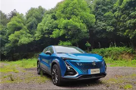 长安UNI-T：外观内饰够科幻，驾驶乐趣上还需努力图片