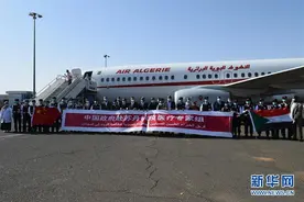 中国抗疫医疗专家组抵达苏丹图片