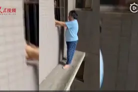 一时心急！八旬老人11楼翻窗救猫被困：平日与猫为伴图片