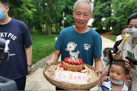 当“萌娃”遇上“萌鹿”这个六一不一样图片