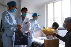 15岁仅40斤！这位女童收获了一份“特别”的礼物！图片