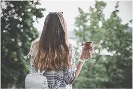 头发一掉一大把？背后原因没你想的那么简单！4个习惯太伤发，养护攻略学起来图片