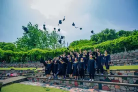 咔嚓，今年的毕业照这样拍！图片