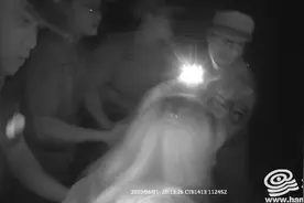 少女孤坐28楼顶 危急时刻保安大叔一招救人图片