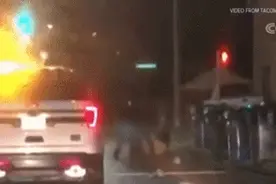 美媒又曝两起美警暴力执法致死非洲裔事件图片