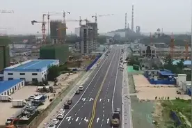 52秒丨滨州博兴博城一路东延已具备通车条件 博城八路东延即将摊铺路面沥青图片