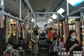 济南公交K3路延时助力泉城路夜经济，半夜12点仍有车辆运行图片
