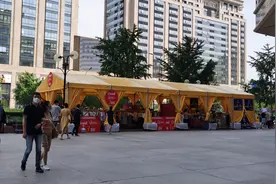 消费季带动居民消费热情高涨，周末各商圈客流升温明显图片