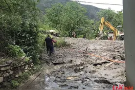 四川阿坝金川县发生洪水泥石流 当地紧急转移群众863人图片