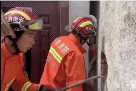 8岁女童被卡墙体夹缝 淮北消防破墙解救图片
