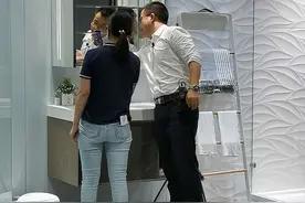 智能浴室镜、升降淋浴房...中山制造亮相云广交会图片